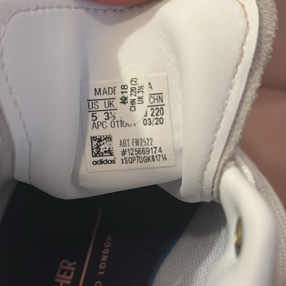Stan Smith floral adidas. Worn once, in good condition - Picture 4 of 5